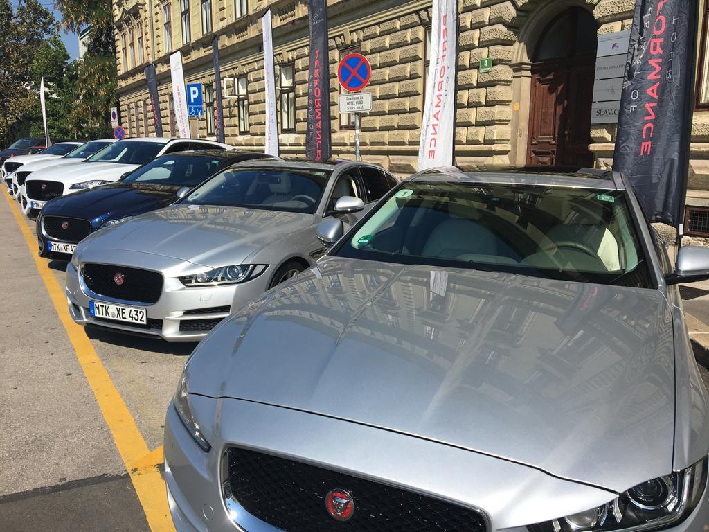 Hotel Cubo Ljubljana Ngoại thất bức ảnh