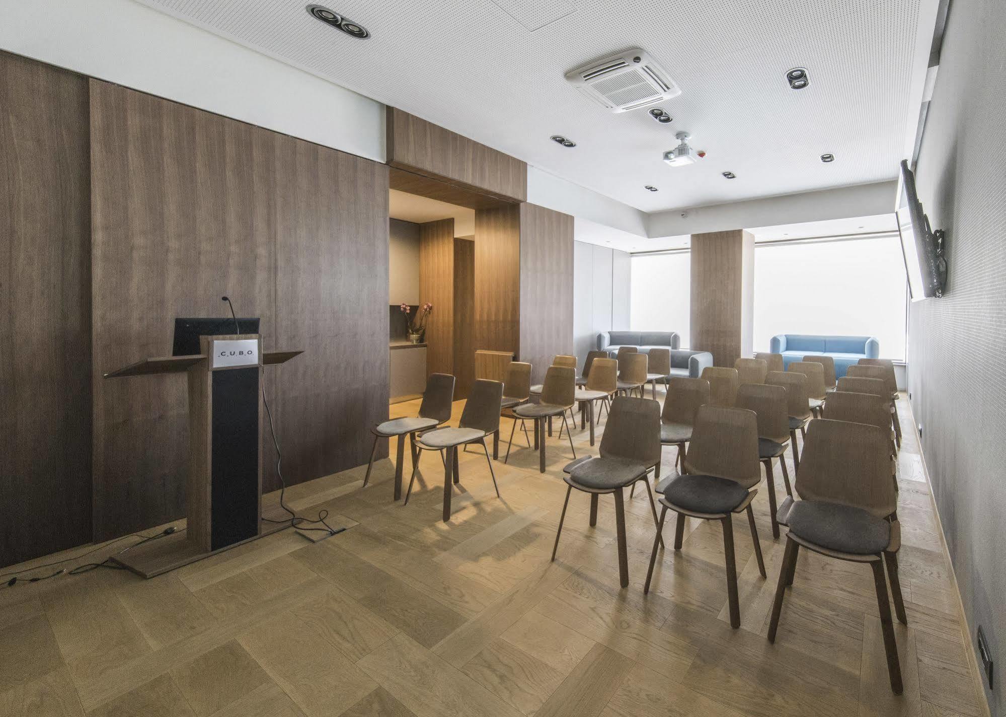 Hotel Cubo Ljubljana Ngoại thất bức ảnh